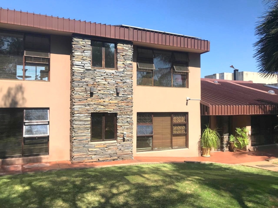 4 Bedroom Property for Sale in Heuwelsig Free State